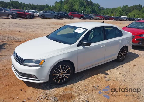 2016 Volkswagen Jetta 1.8T Sport from USA, damaged, VIN 3VWD17AJ4GM386540